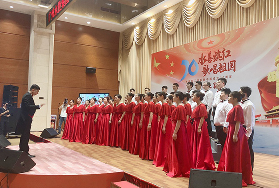 歌唱比賽中.jpg 歌唱比賽中.jpg